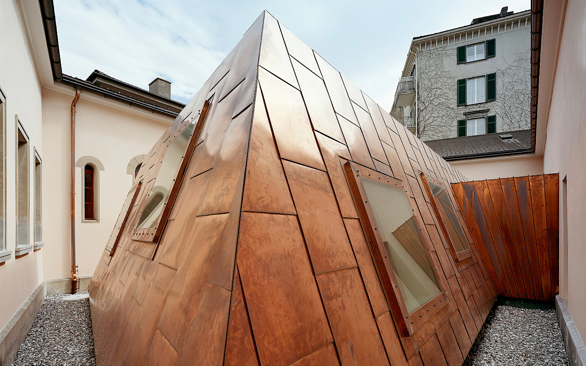 Tourist Office im Innenhof des historischen Dorfbads in Bad Ragaz.